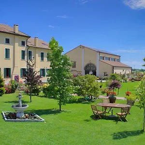  Vakantieboerderij Millefiori La Corte Delle Rose Italië
